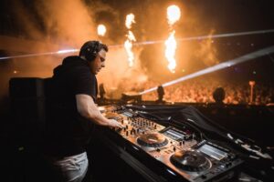 MIXED BY MARKUS SCHULZ